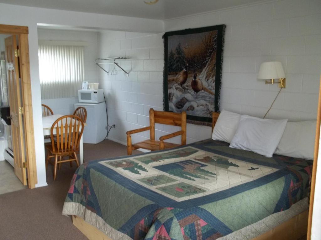 Budget Host Elk Antler Inn Thermopolis Room photo
