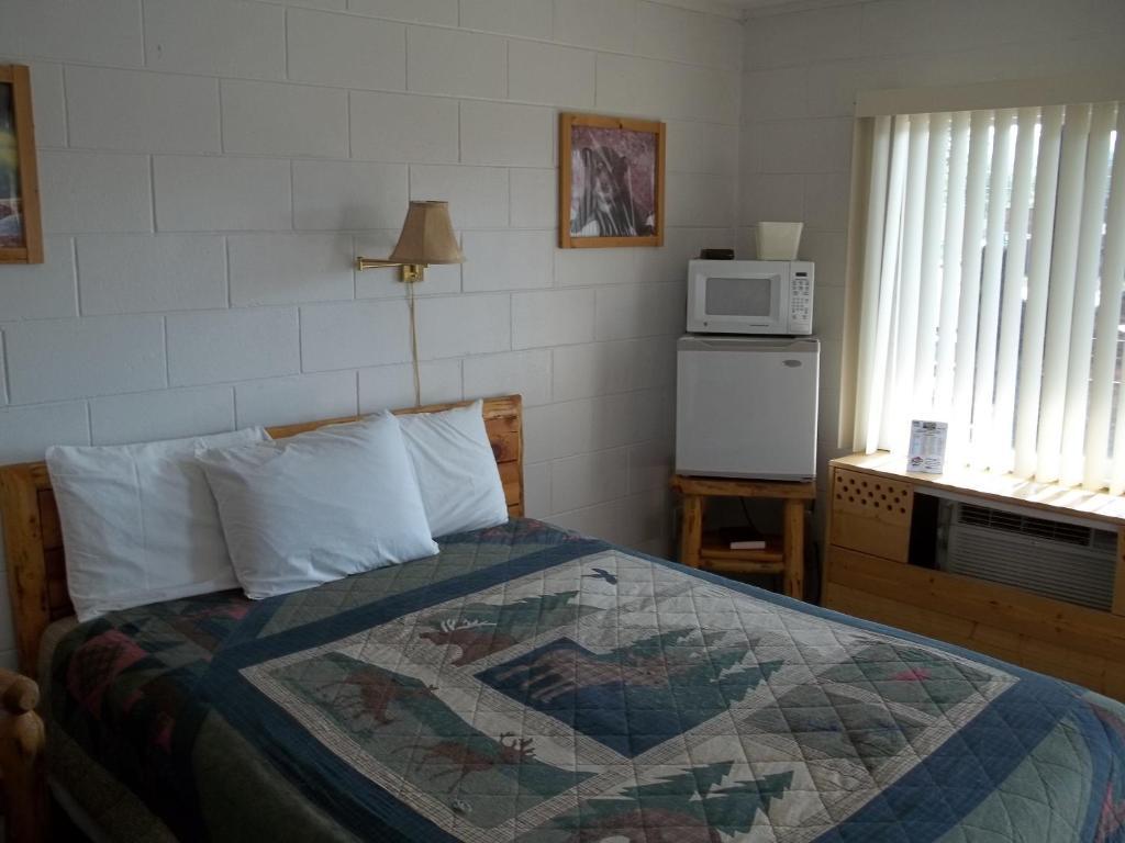 Budget Host Elk Antler Inn Thermopolis Room photo