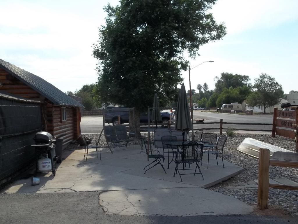 Budget Host Elk Antler Inn Thermopolis Exterior photo